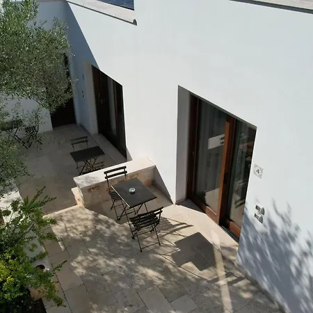 Rifugio Di Puglia - Trulli & Dimore Bed & Breakfast 4*